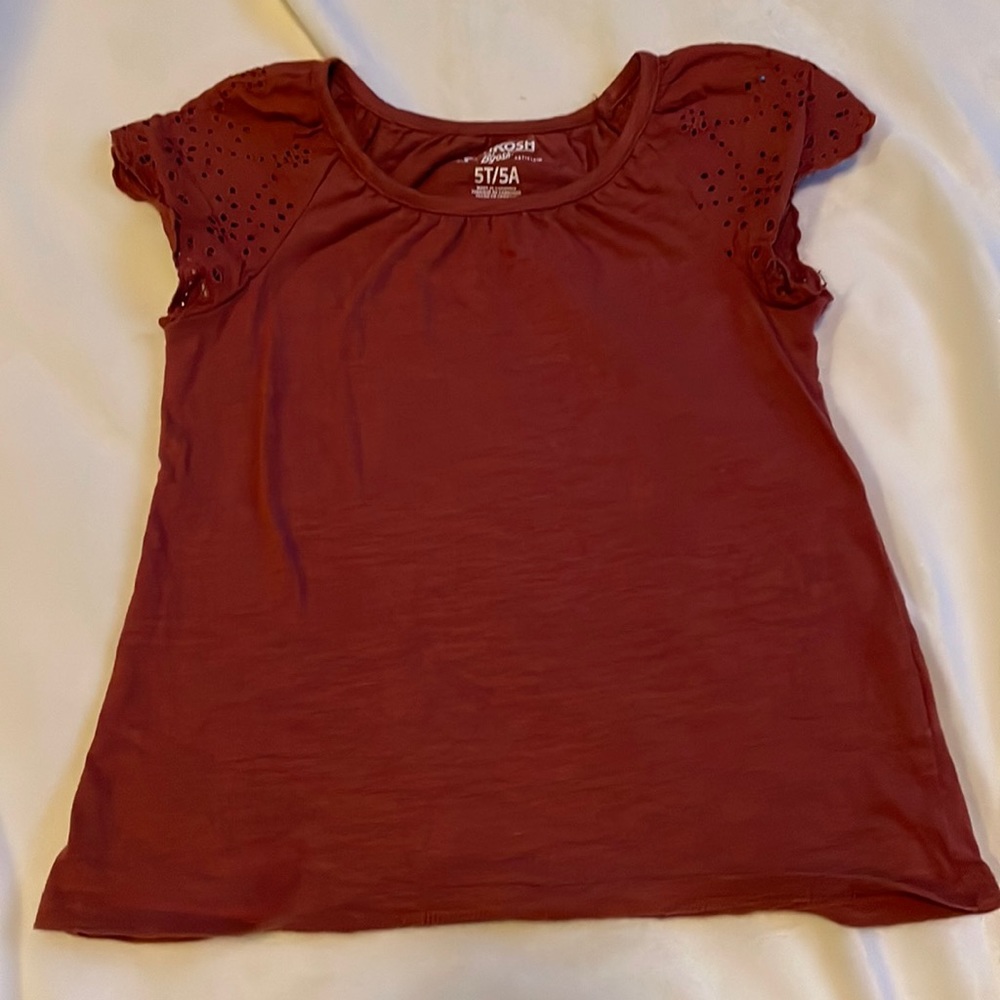 OshKosh Burnt Orange T-Shirt w/ Lace Sleeves. Size 5t.